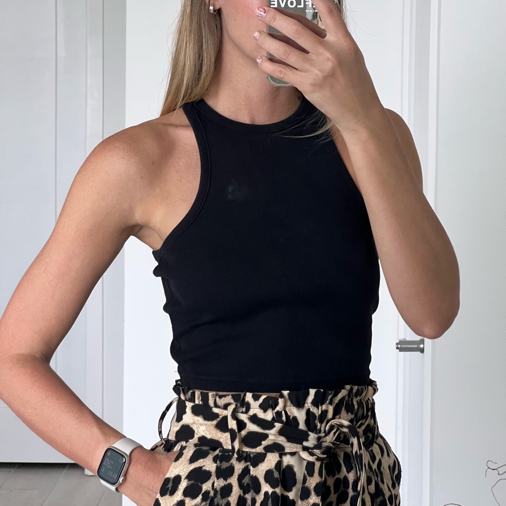 Crop top. Black color. Size S. Brand Divided (H&M) - Picture 5 of 17